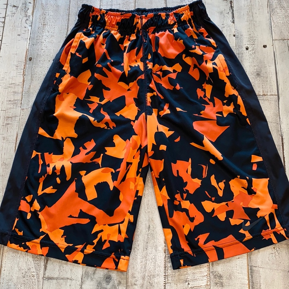 EUC boys LG NIKE dri-fit shorts